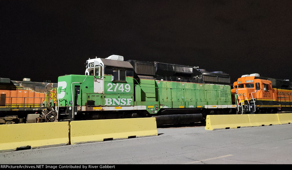 BNSF 2749